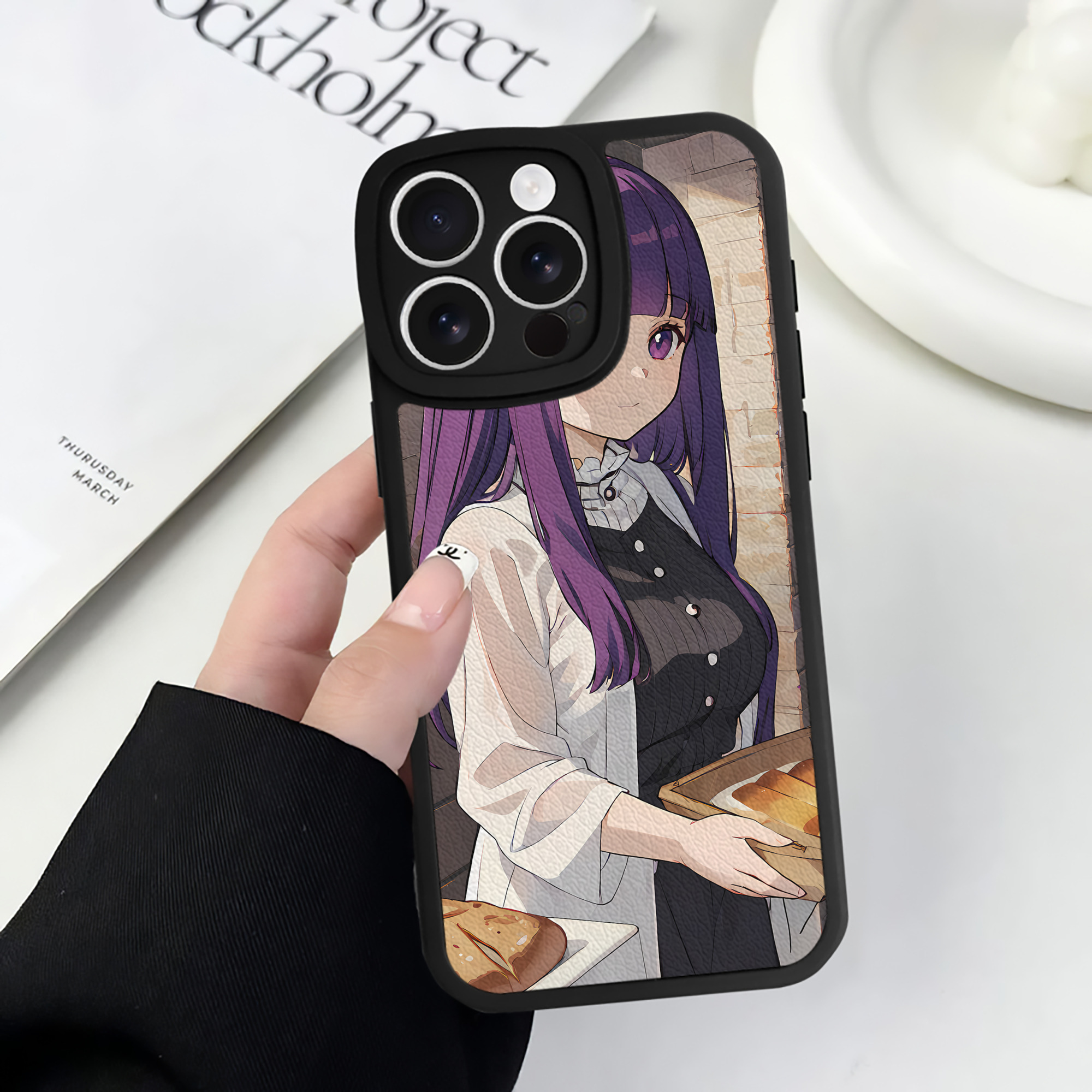 （画像用） 葬送のフリーレン Frieren 【iPhone 16シリーズ対応】シリコンスマホケース（レザー調） 材質：シリコン